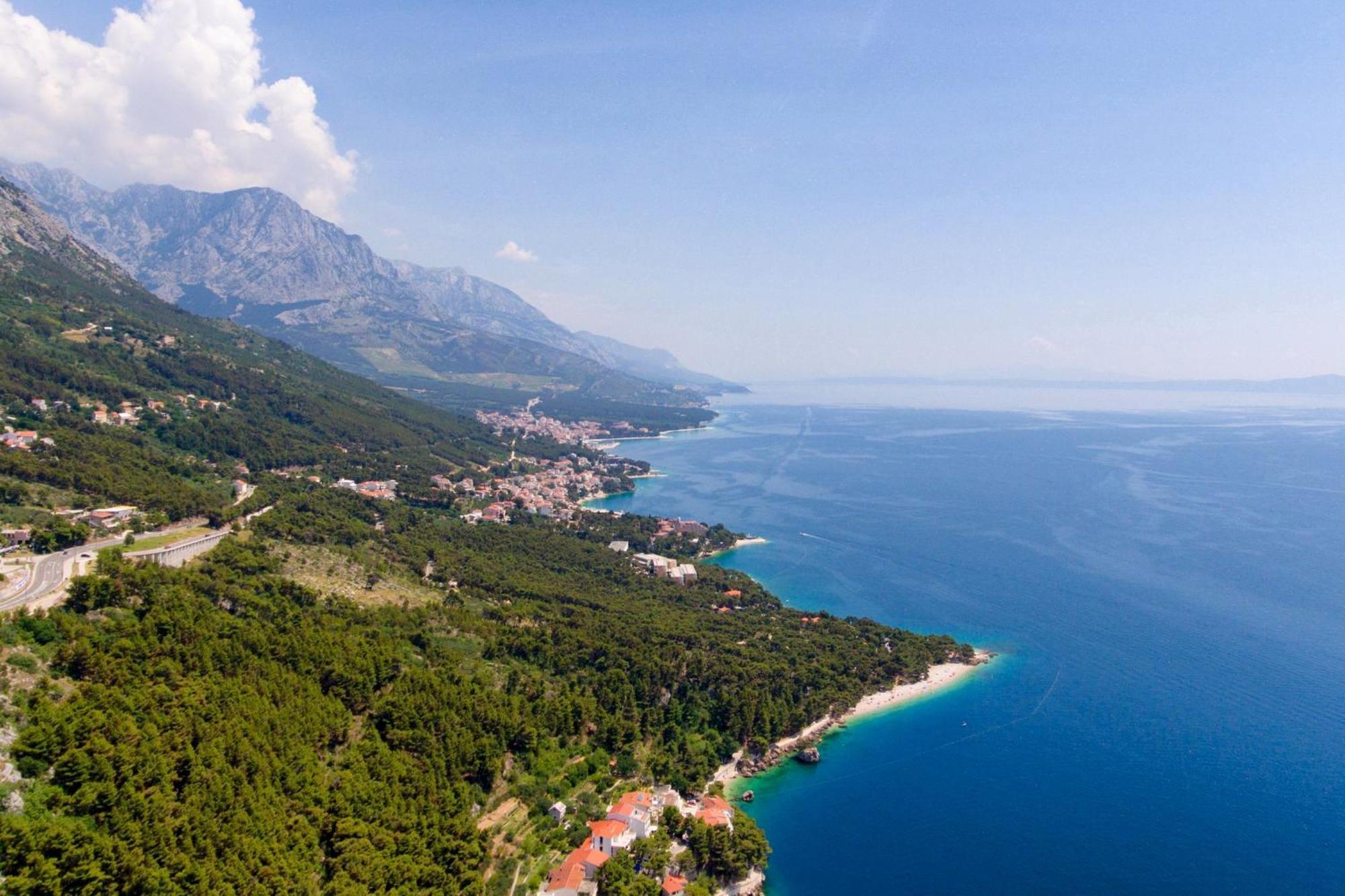 Apartments And Rooms By The Sea Brela, Makarska - 2752 Dış mekan fotoğraf