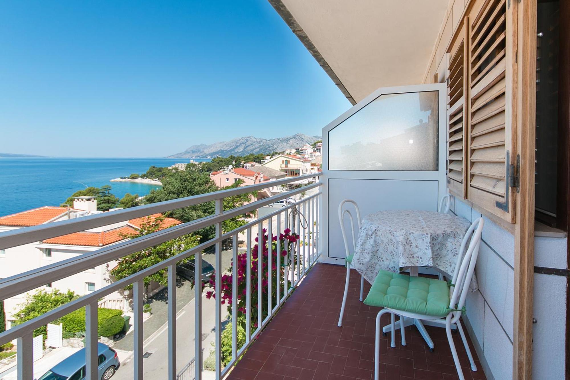 Apartments And Rooms By The Sea Brela, Makarska - 2752 Dış mekan fotoğraf