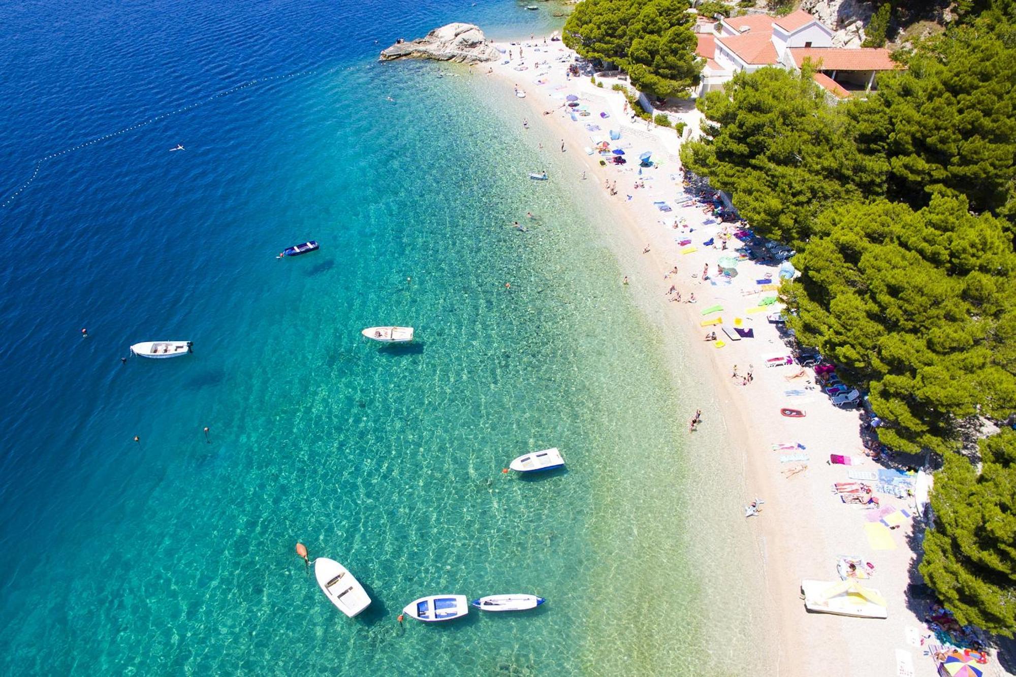 Apartments And Rooms By The Sea Brela, Makarska - 2752 Dış mekan fotoğraf