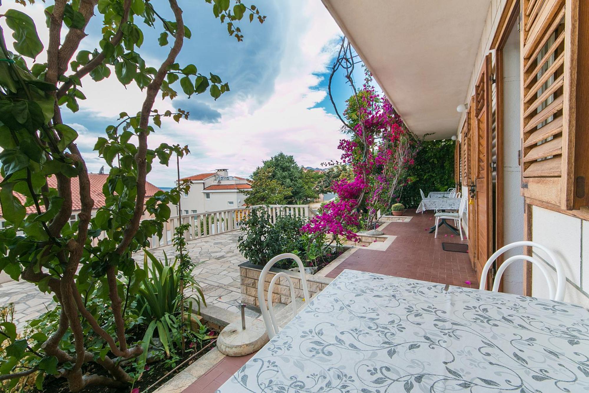 Apartments And Rooms By The Sea Brela, Makarska - 2752 Dış mekan fotoğraf