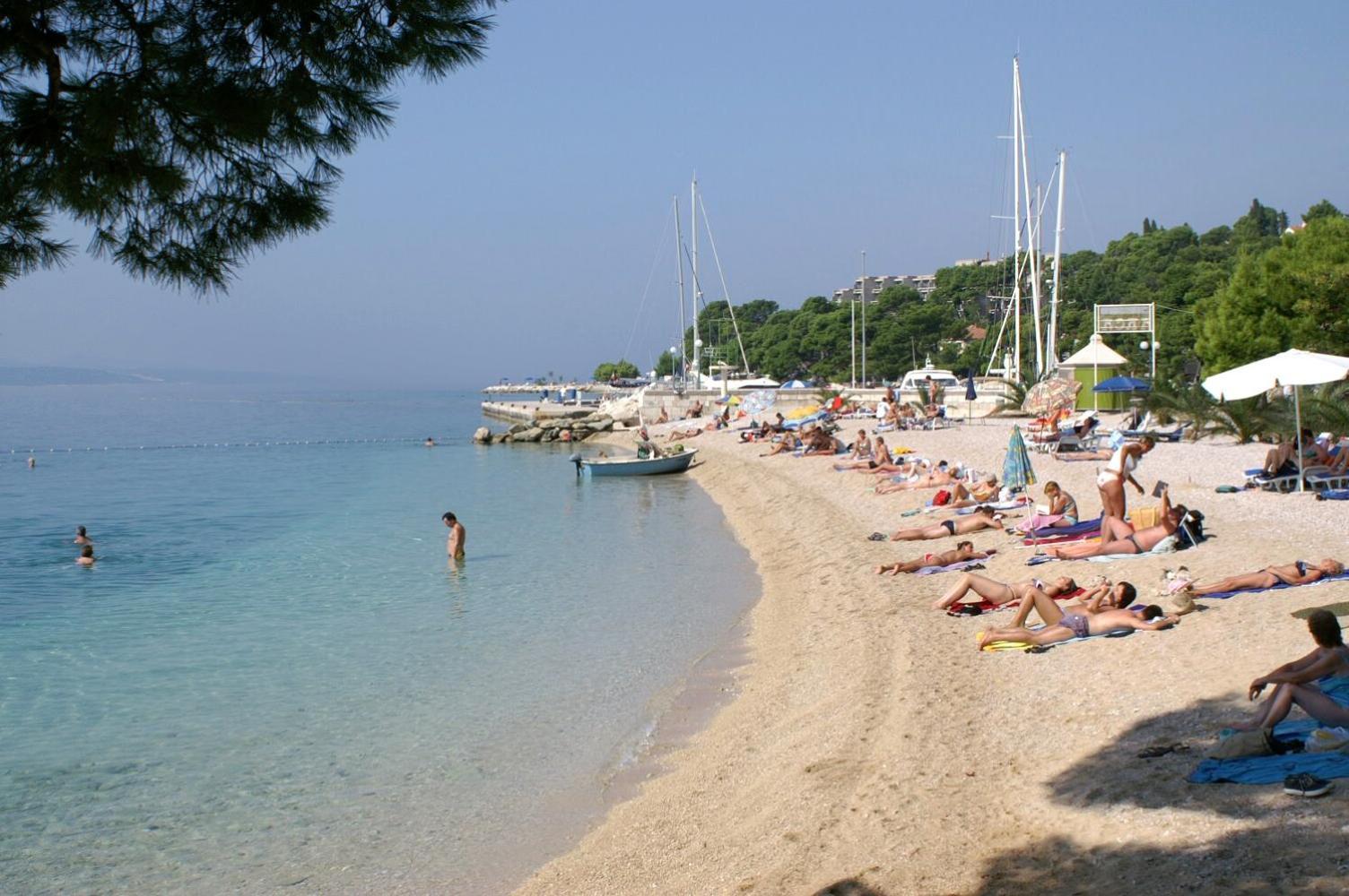 Apartments And Rooms By The Sea Brela, Makarska - 2752 Dış mekan fotoğraf