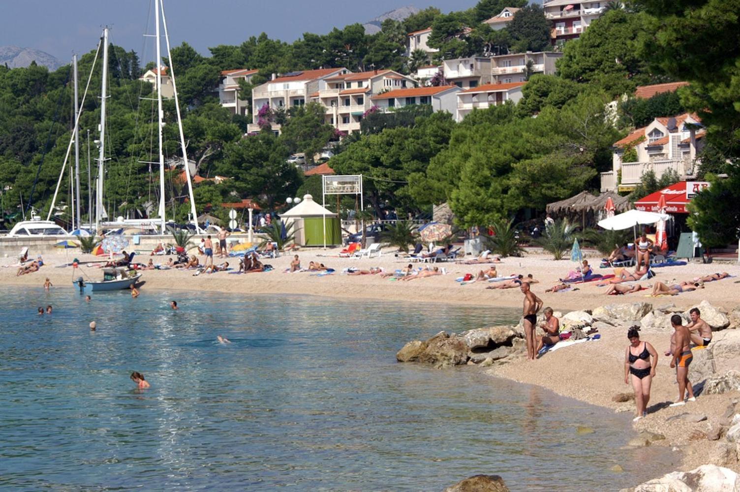 Apartments And Rooms By The Sea Brela, Makarska - 2752 Dış mekan fotoğraf