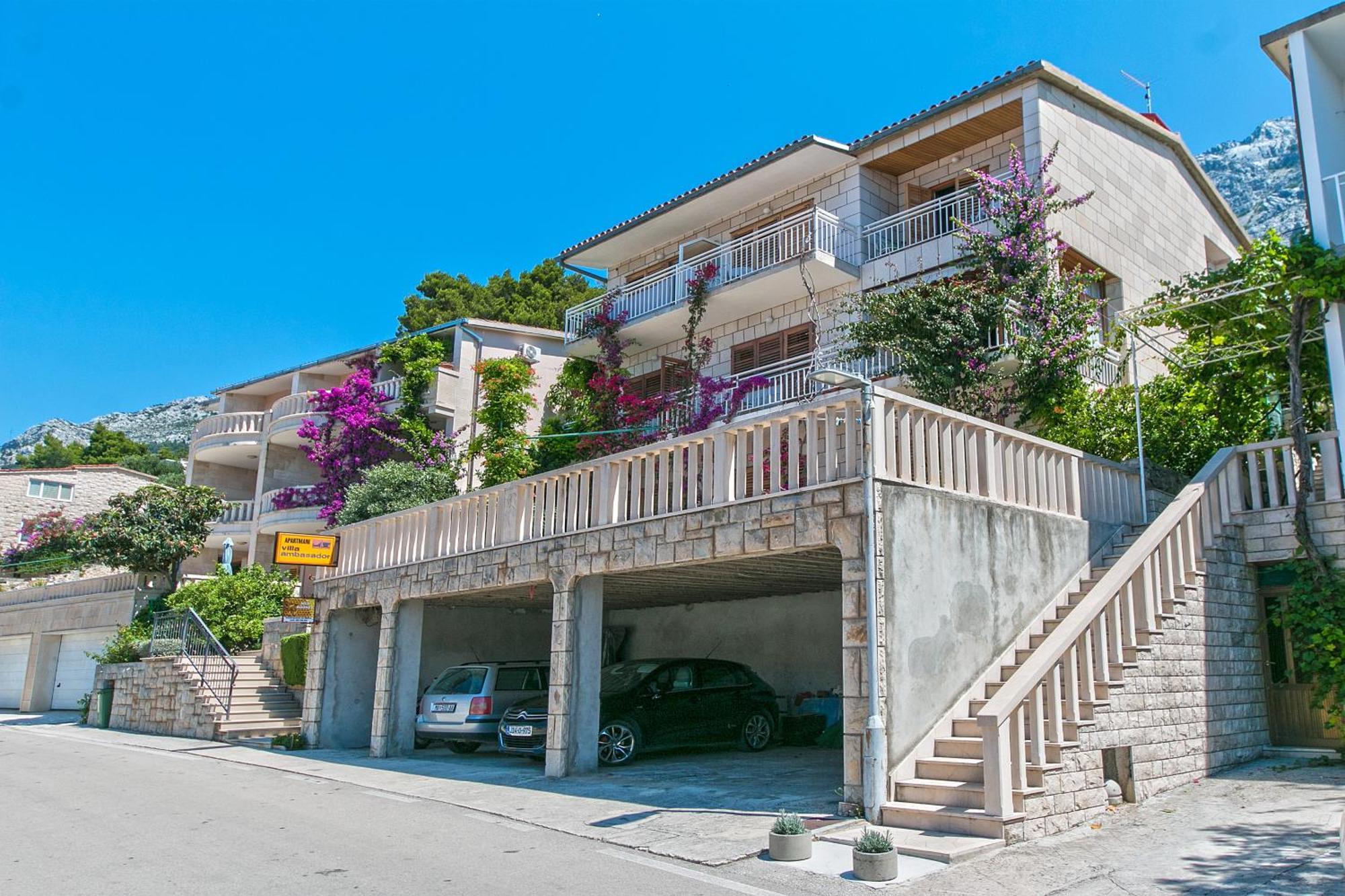 Apartments And Rooms By The Sea Brela, Makarska - 2752 Dış mekan fotoğraf