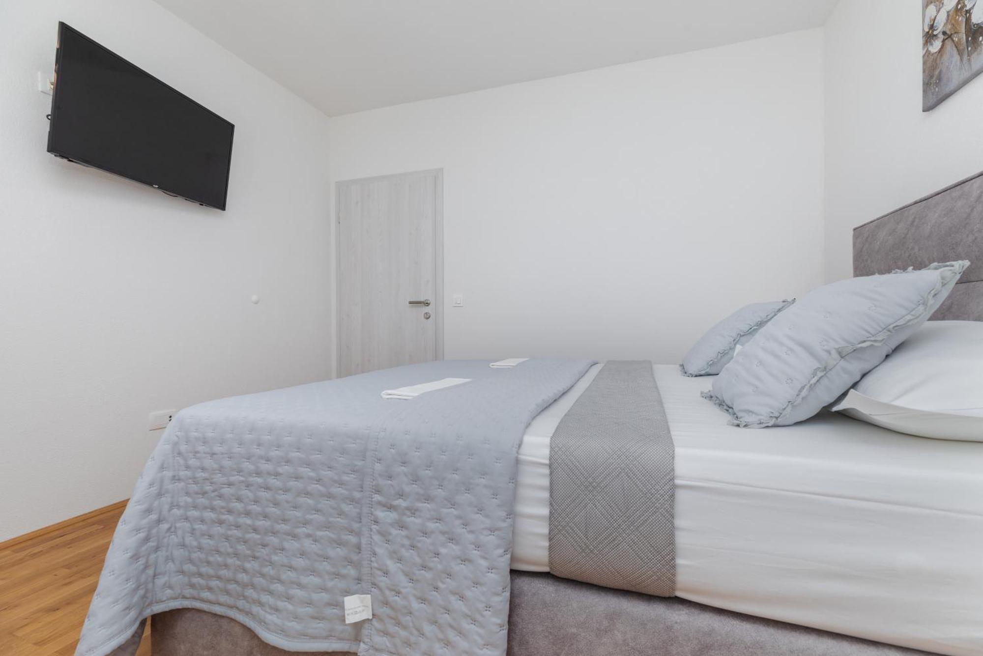 Apartments And Rooms By The Sea Brela, Makarska - 2752 Oda fotoğraf